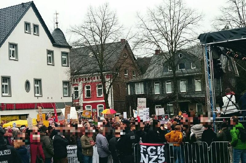 Breiter Protest in Overath gegen AfD-Veranstaltung