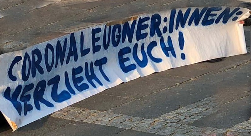 Schwurbel-Demo vor dem Dom und Gegenprotest auf dem Bahnhofsvorplatz am 10.01.2022